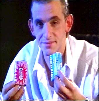 Dominique Horwitz mit DDR-Seife